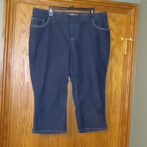 Women's Lee Style Up Pull On Capri Jeans